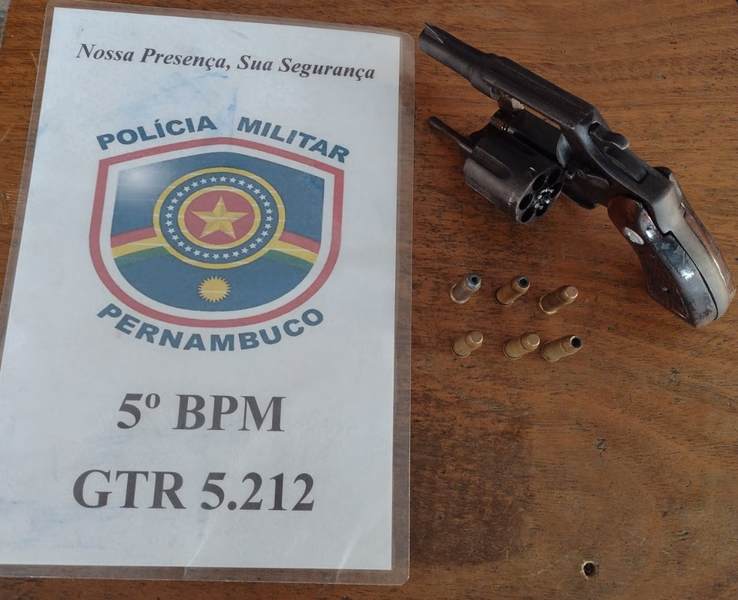 Agentes apreendem carro clonado da polícia em sítio do miliciano Tandera em  Seropédica, Rio de Janeiro